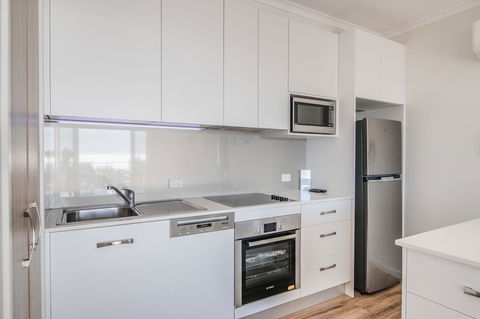 The Point Coolum - Accommodation Main Beach 15