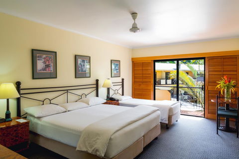 Palm Royale Cairns - Accommodation Main Beach 21