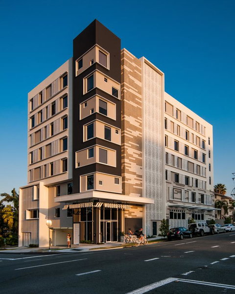 Woodroffe Hotel - Accommodation Main Beach 0