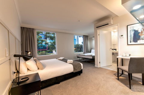 Woodroffe Hotel - Accommodation Main Beach 15