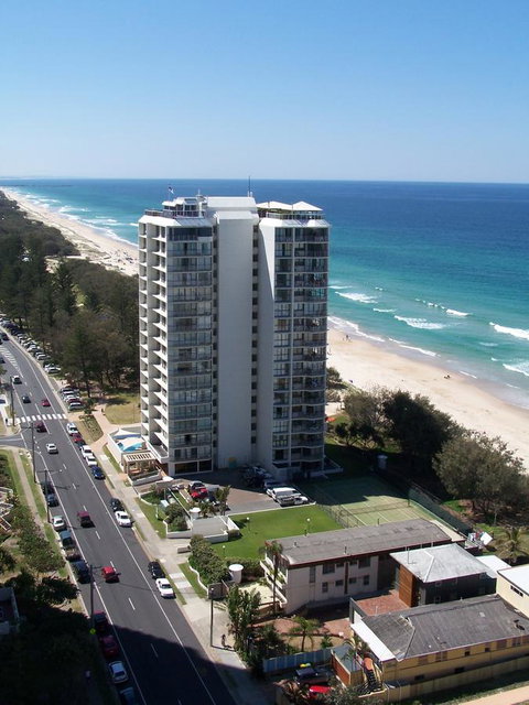 Golden Sands On The Beach - Absolute Beachfront Apartments - Accommodation Main Beach 13
