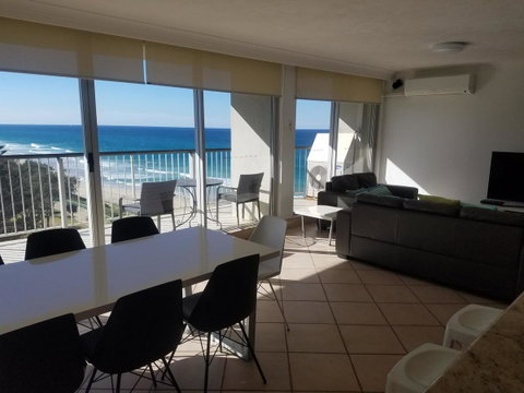 Golden Sands On The Beach - Absolute Beachfront Apartments - Accommodation Main Beach 35