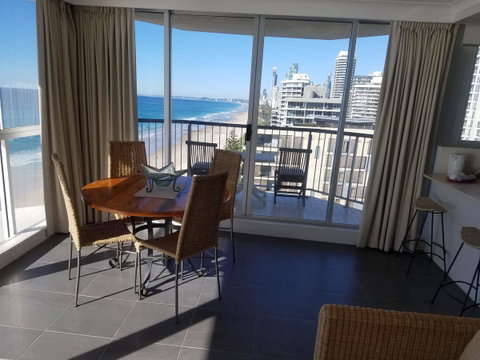 Golden Sands On The Beach - Absolute Beachfront Apartments - Accommodation Main Beach 28