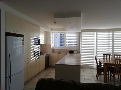 Golden Sands On The Beach - Absolute Beachfront Apartments - Accommodation Main Beach 36