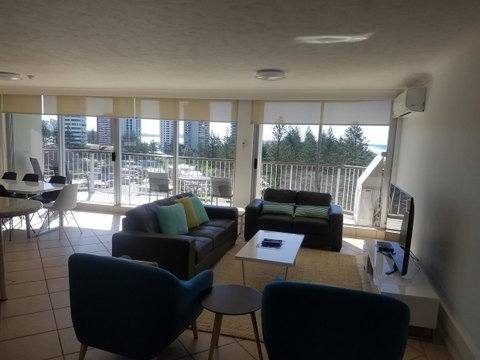 Golden Sands On The Beach - Absolute Beachfront Apartments - Accommodation Main Beach 37