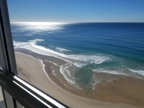 Golden Sands On The Beach - Absolute Beachfront Apartments - Accommodation Main Beach 15