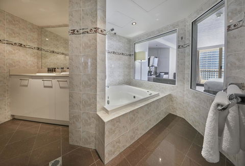 Novotel Surfers Paradise - Accommodation Main Beach 10