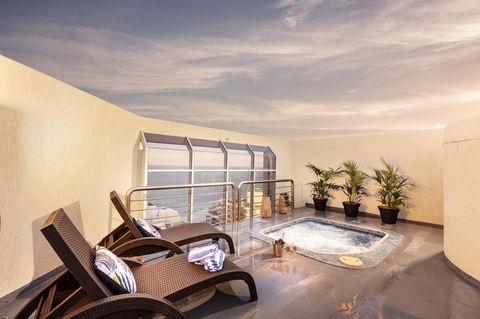 Novotel Surfers Paradise - Accommodation Main Beach 1