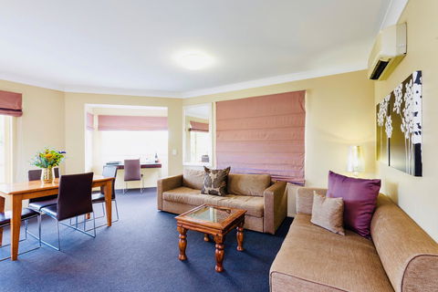 Ambassador On Ruthven - Accommodation Main Beach 28