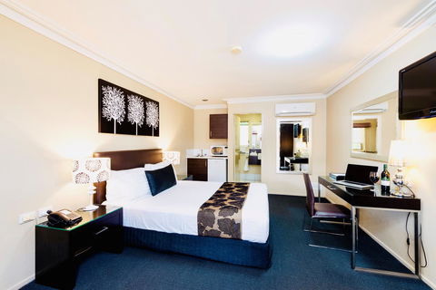 Ambassador On Ruthven - Accommodation Main Beach 13