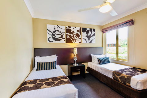 Ambassador On Ruthven - Accommodation Main Beach 24