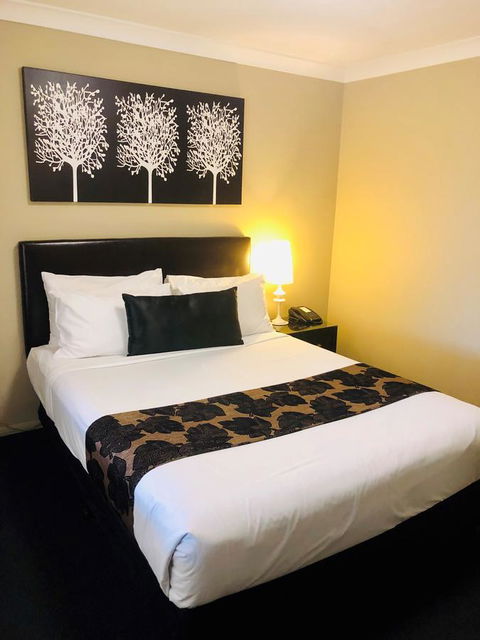 Ambassador On Ruthven - Accommodation Main Beach 38