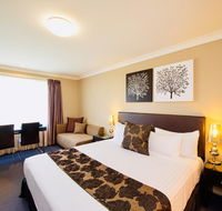 Best Western Plus Ambassador On Ruthven Motor Inn - Accommodation Main Beach