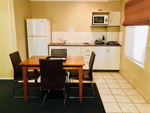 Ambassador On Ruthven - Accommodation Main Beach 37