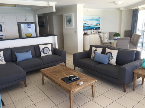 Ocean Plaza Resort - Accommodation Main Beach 21