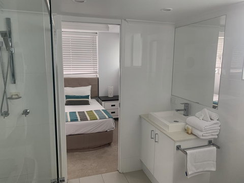 Ocean Plaza Resort - Accommodation Main Beach 13