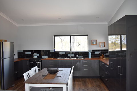 Ironbark House - Accommodation Main Beach 43