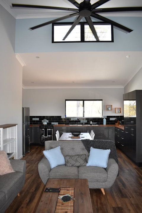 Ironbark House - Accommodation Main Beach 18