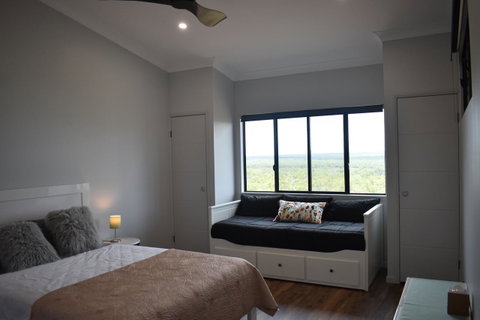 Ironbark House - Accommodation Main Beach 36