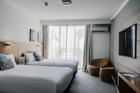 Novotel Cairns Oasis Resort - Accommodation Main Beach 3