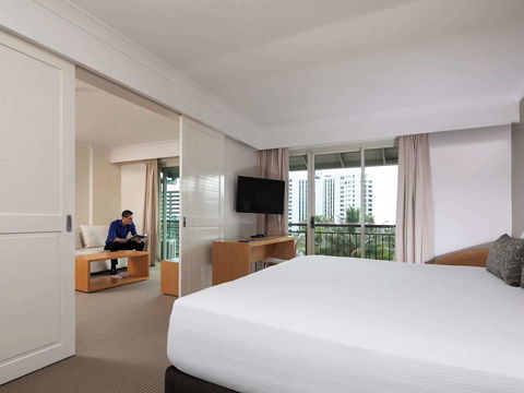 Novotel Cairns Oasis Resort - Accommodation Main Beach 41