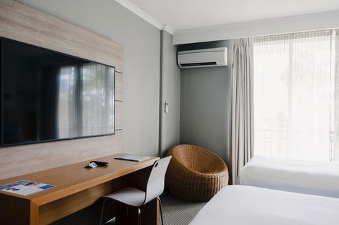 Novotel Cairns Oasis Resort - Accommodation Main Beach 26