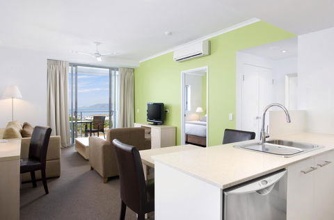 Oaks Townsville Gateway Suites - Accommodation Main Beach 12
