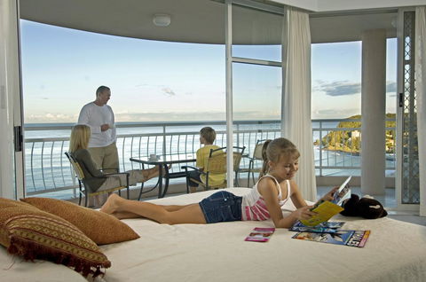 2nd Avenue Beachside Apartments - Accommodation Main Beach 24