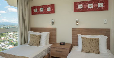 2nd Avenue Beachside Apartments - Accommodation Main Beach 38