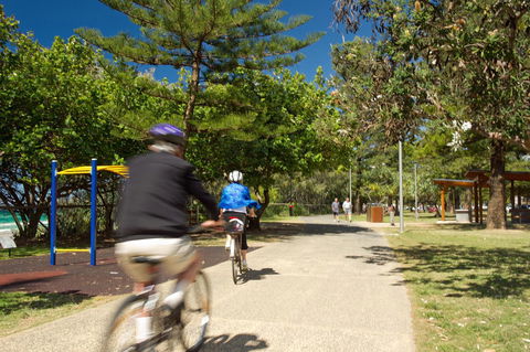 2nd Avenue Beachside Apartments - Accommodation Main Beach 21