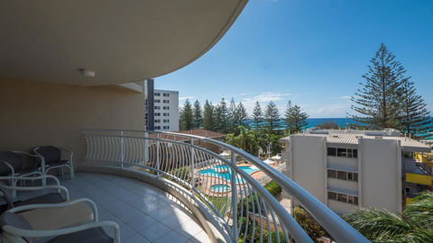 2nd Avenue Beachside Apartments - Accommodation Main Beach 3