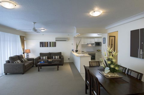 2nd Avenue Beachside Apartments - Accommodation Main Beach 34