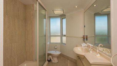 2nd Avenue Beachside Apartments - Accommodation Main Beach 13