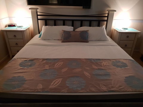 Boutique Bungalows - Accommodation Main Beach 6