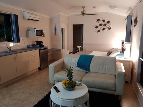 Boutique Bungalows - Accommodation Main Beach 5