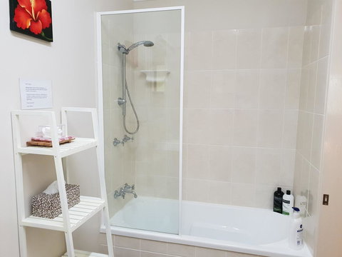 Boutique Bungalows - Accommodation Main Beach 2