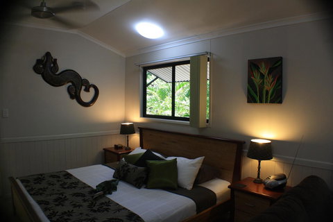 Boutique Bungalows - Accommodation Main Beach 44
