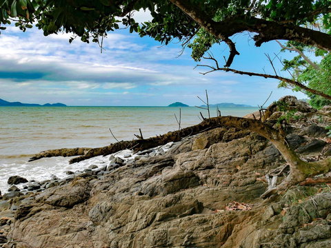 Boutique Bungalows - Accommodation Main Beach 12