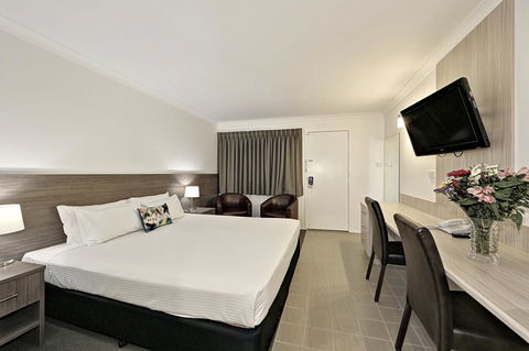 Smart Motels Bert Hinkler - Accommodation Main Beach 22