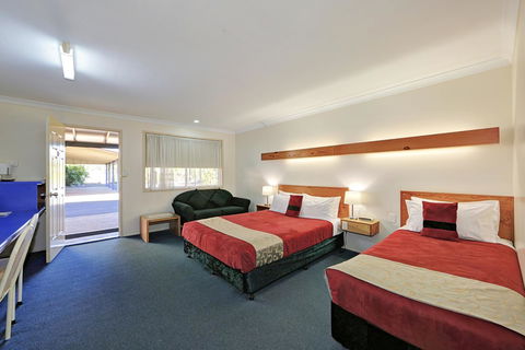 Smart Motels Bert Hinkler - Accommodation Main Beach 13