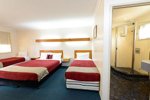 Smart Motels Bert Hinkler - Accommodation Main Beach 3
