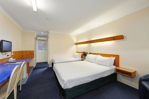 Smart Motels Bert Hinkler - Accommodation Main Beach 16