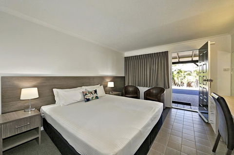 Smart Motels Bert Hinkler - Accommodation Main Beach 24