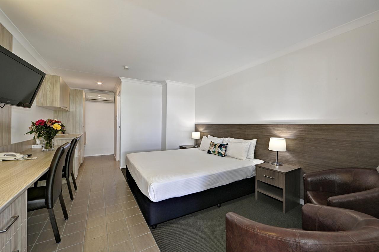 Wetheron QLD Accommodation Main Beach