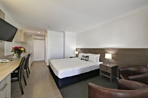 Smart Motels Bert Hinkler - Accommodation Main Beach 0
