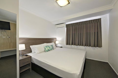 Smart Motels Bert Hinkler - Accommodation Main Beach 25