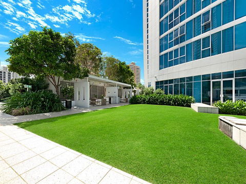 H Star Residences-- Paradise Stayz - Accommodation Main Beach 24