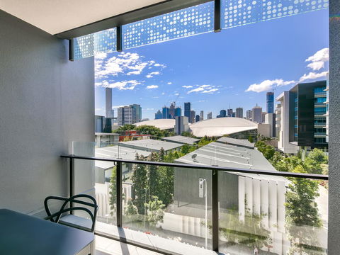 Opera Apartments South Brisbane - Accommodation Main Beach 3