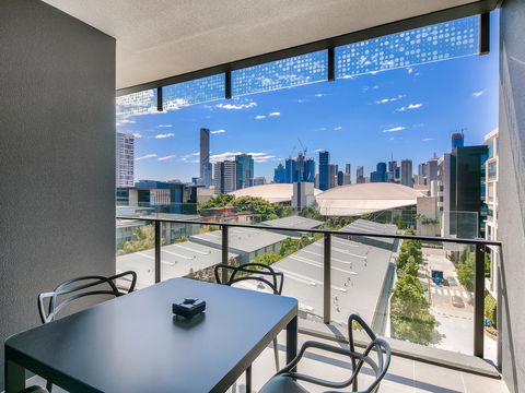 Opera Apartments South Brisbane - Accommodation Main Beach 6