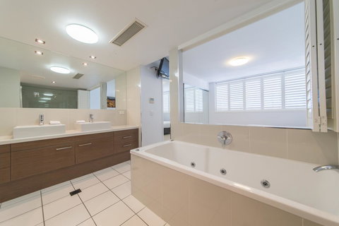 Echelon Apartments Yeppoon - Accommodation Main Beach 9